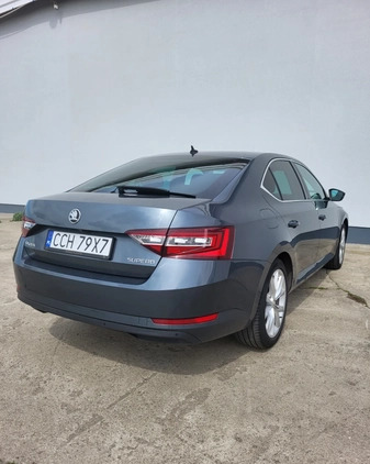 Skoda Superb cena 92000 przebieg: 168000, rok produkcji 2018 z Toruń małe 37